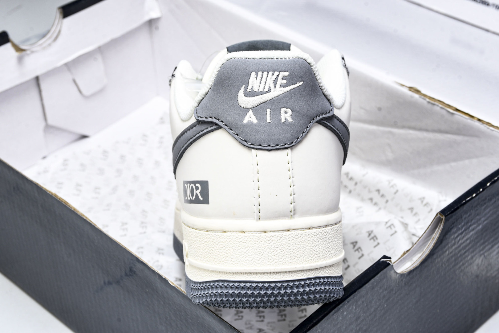   nk Air Force 1'07 Low 迪奥联名 灰花纹织布 空军一号低帮休闲板鞋 XS1958