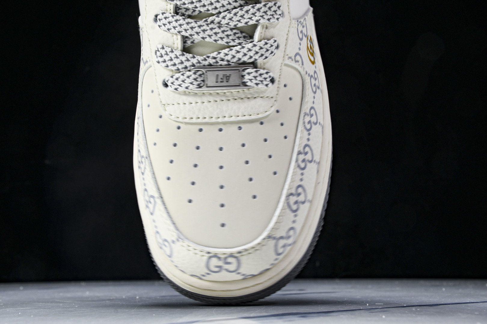   nk Air Force 1'07 Low 古驰联名 花纹灰勾 空军一号低帮休闲板鞋 ZH2598-
