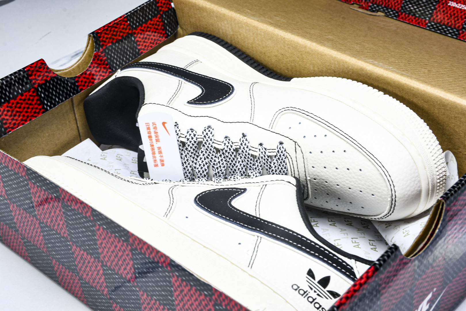   nk Air Force 1'07 Low 黑线双拼底 空军一号低帮休闲板鞋 KB1688-003 