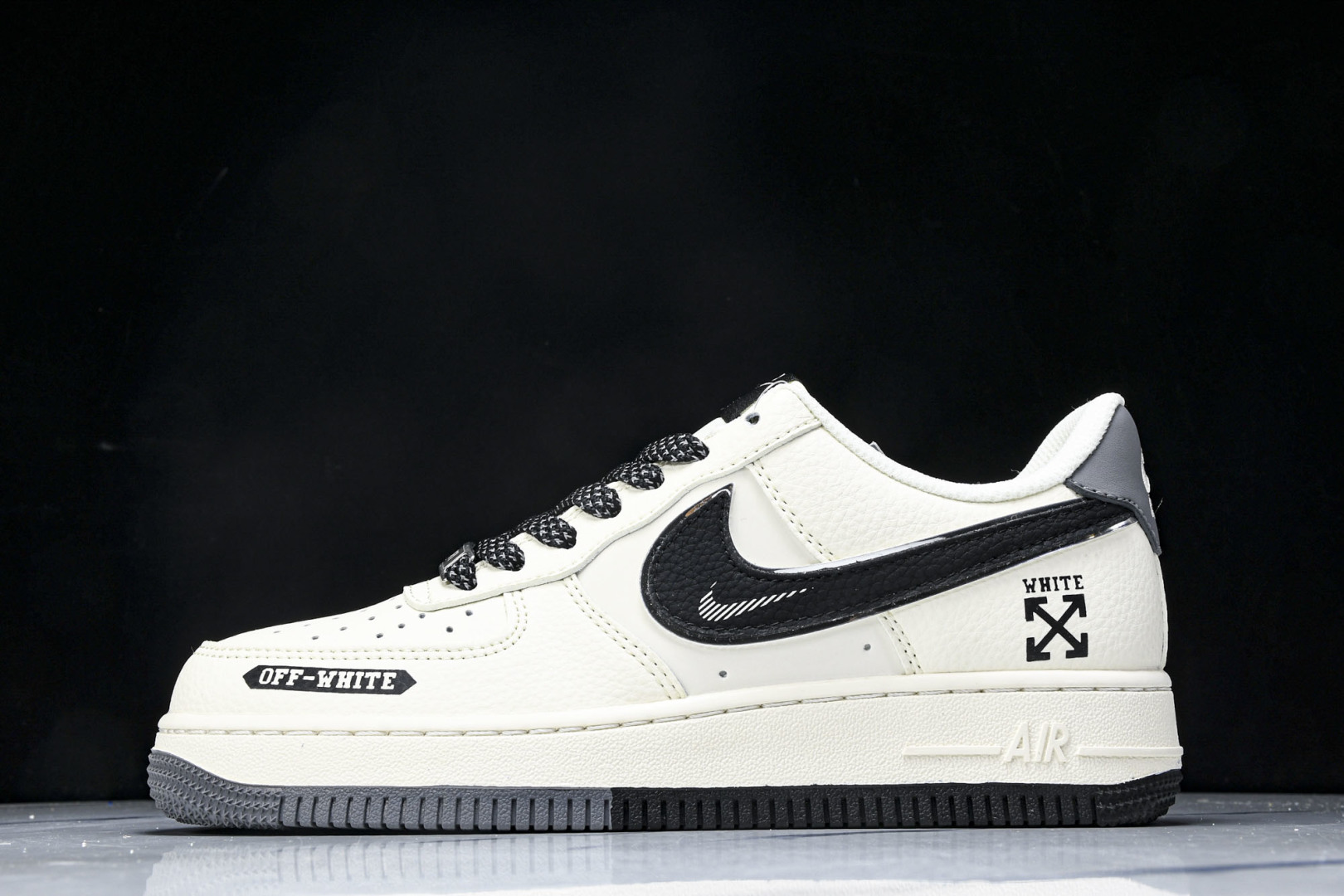   nk Air Force 1'07 Low 联名 灰黑双色米黑 空军一号低帮休闲板鞋 QW5836-