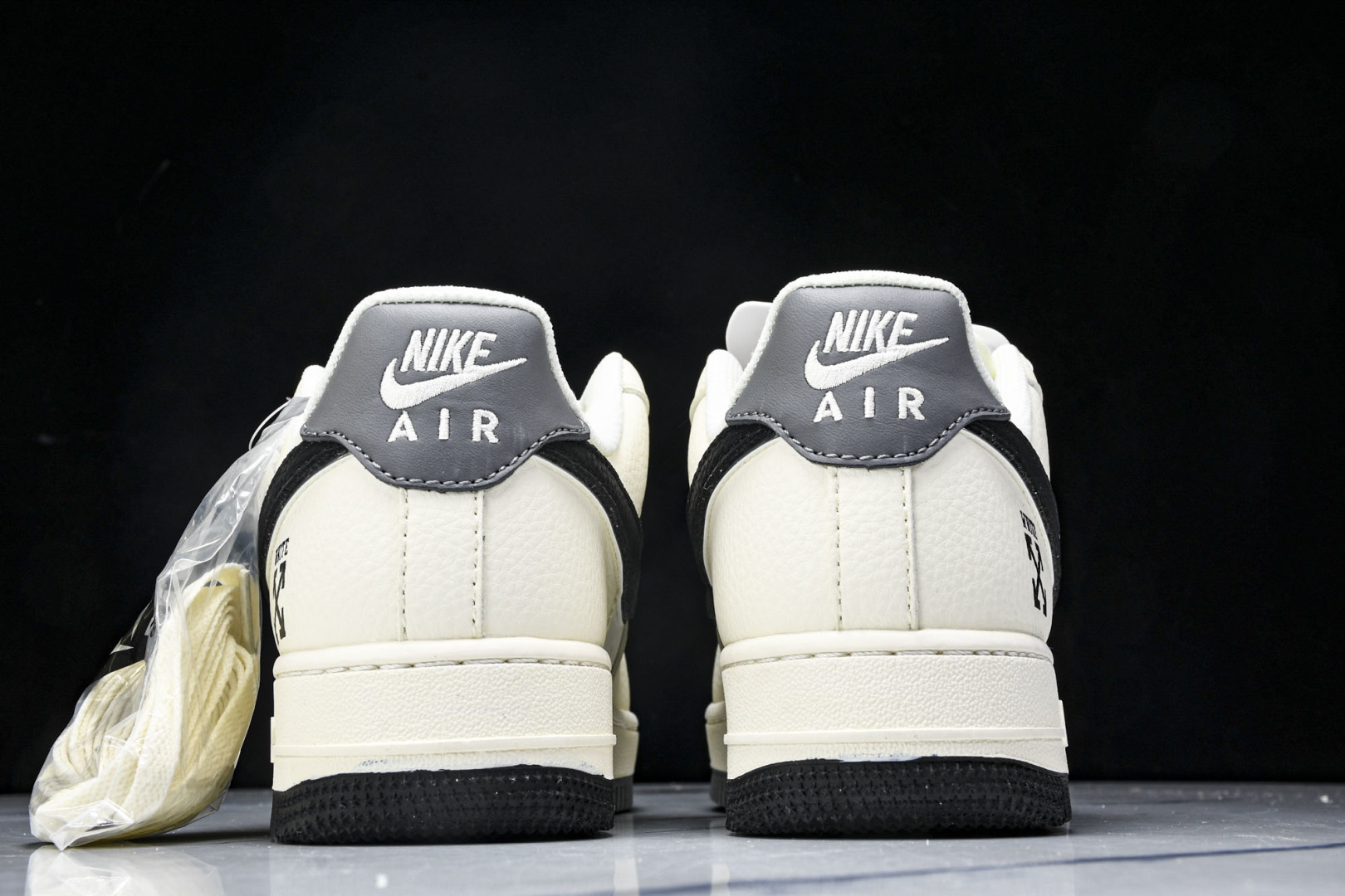   nk Air Force 1'07 Low 联名 灰黑双色米黑 空军一号低帮休闲板鞋 QW5836-