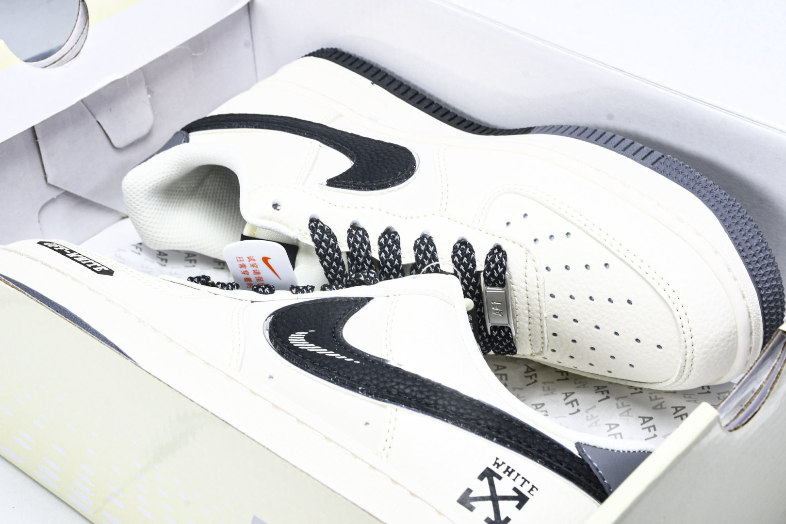   nk Air Force 1'07 Low 联名 灰黑双色米黑 空军一号低帮休闲板鞋 QW5836-