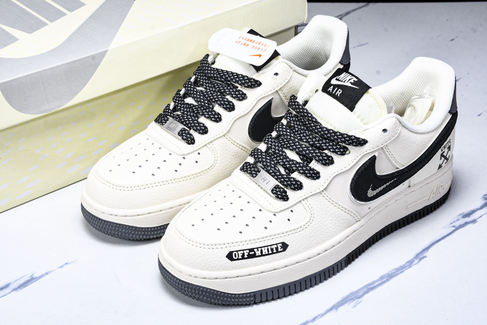   nk Air Force 1'07 Low 联名 灰黑双色米黑 空军一号低帮休闲板鞋 QW5836-
