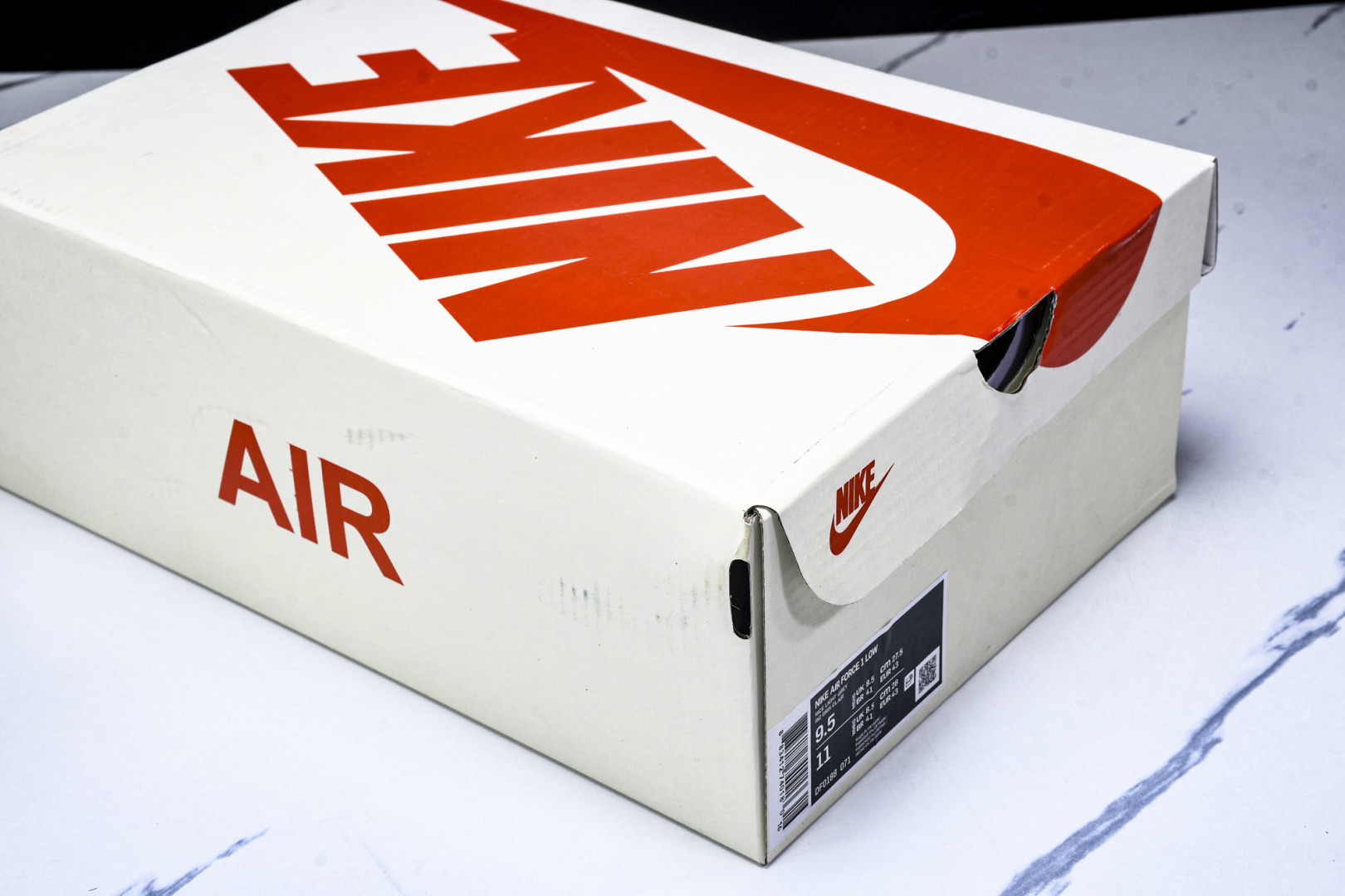   nk Air Force 1'07 Low 米兰鬼脸 空军一号低帮休闲板鞋 DF0188-071 尺