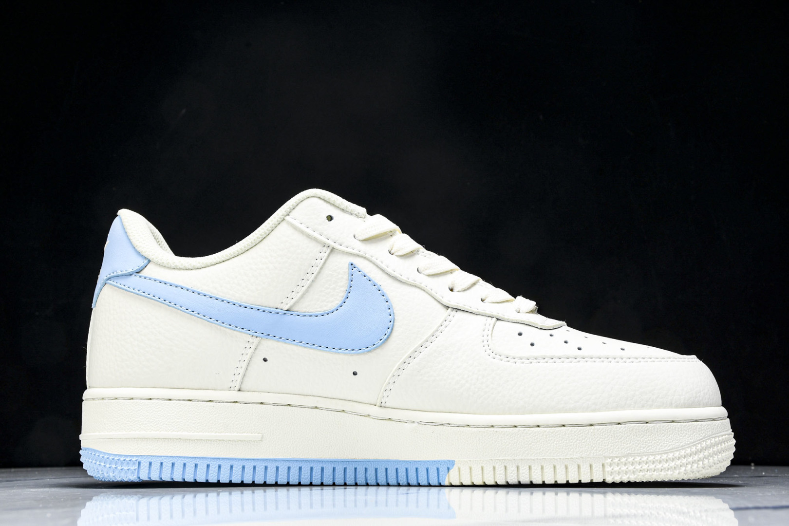   nk Air Force 1'07 Low 米蓝浪花 空军一号低帮休闲板鞋 CS5288-027 尺