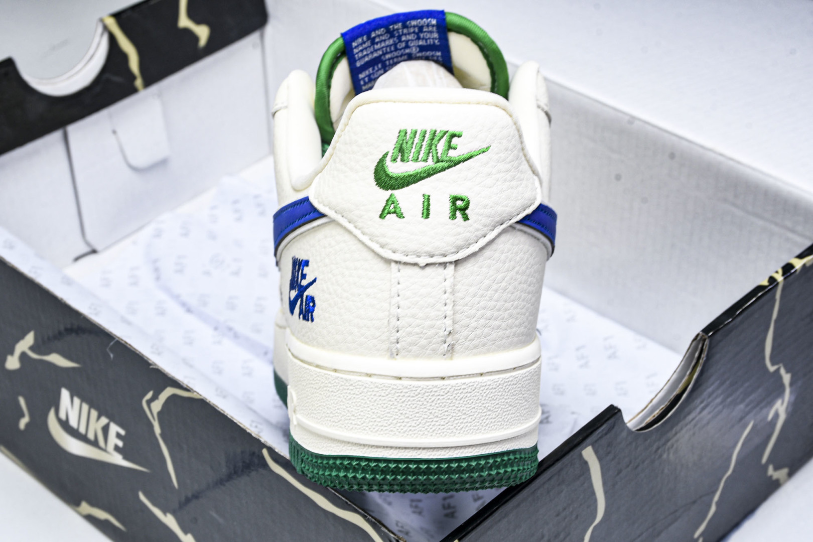   nk Air Force 1'07 Low 米蓝绿拼接 空军一号低帮休闲板鞋 KJ1688-001 