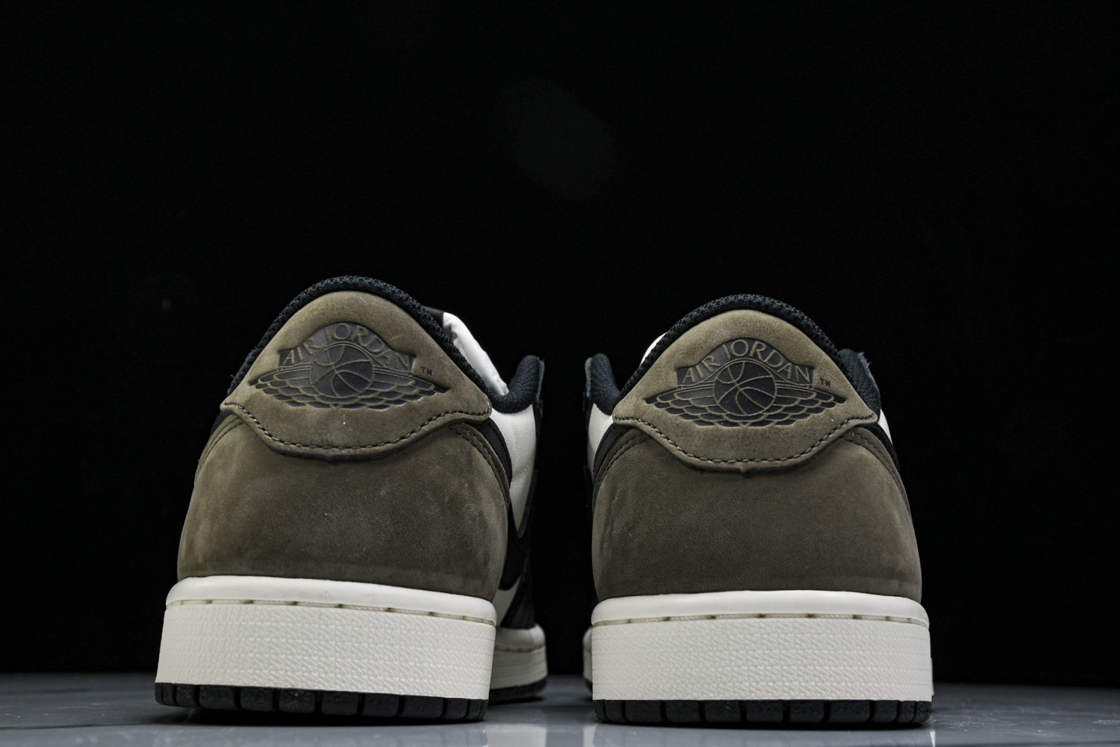 AJ Low 尺码40-47.5

纯原版出品-Air Jordan 1 Retro Low OG Mo
