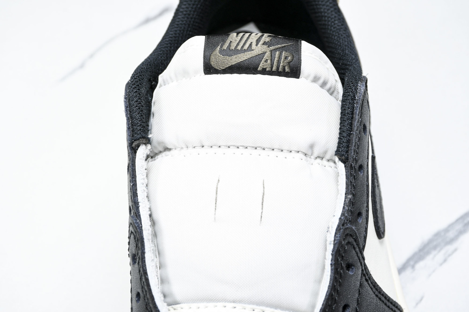 AJ Low 尺码40-47.5

纯原版出品-Air Jordan 1 Retro Low OG Mo