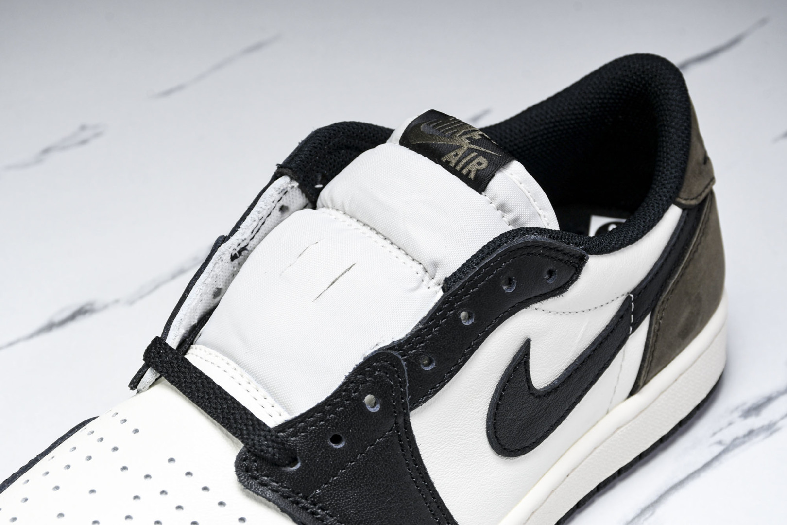 AJ Low 尺码40-47.5

纯原版出品-Air Jordan 1 Retro Low OG Mo