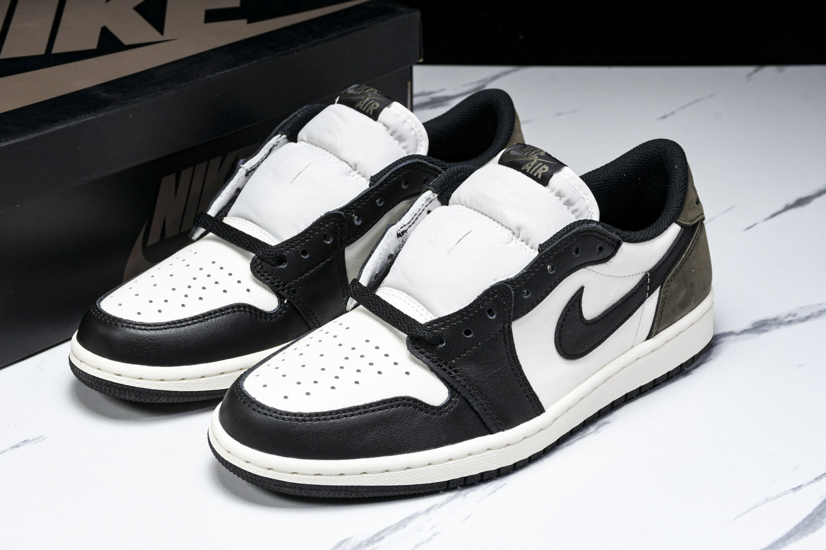 AJ Low 尺码40-47.5

纯原版出品-Air Jordan 1 Retro Low OG Mo