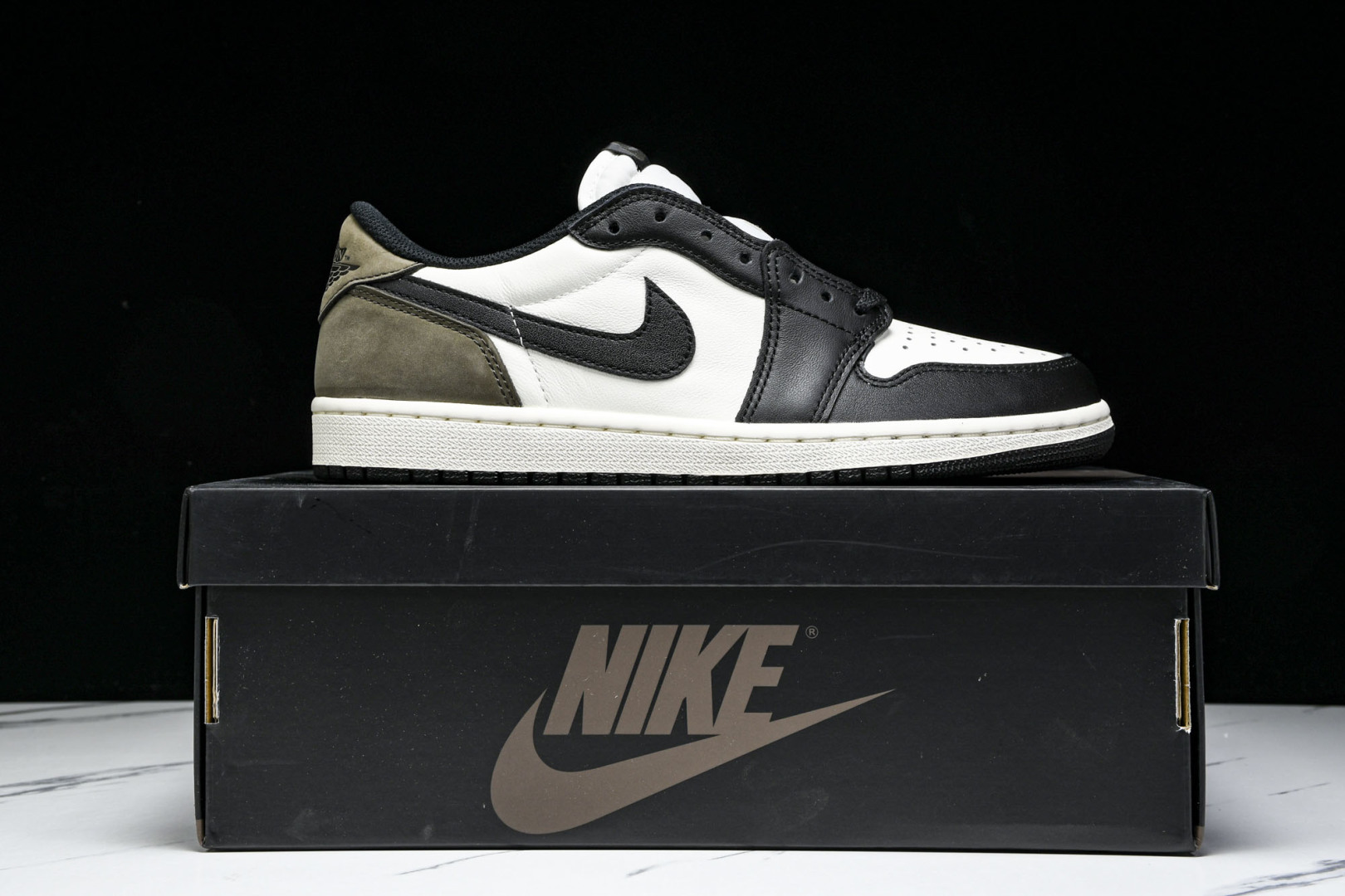 AJ Low 尺码40-47.5

纯原版出品-Air Jordan 1 Retro Low OG Mo