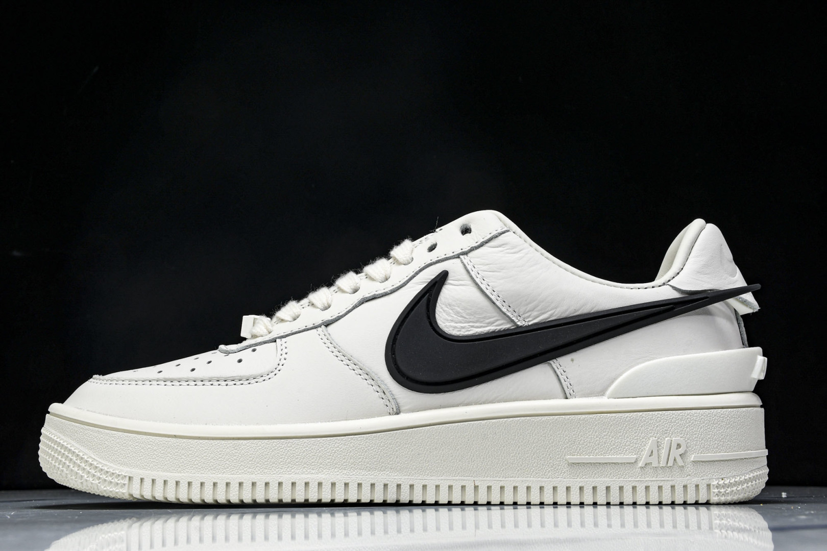 AMBUSH 尺码36-47.5

纯原版出品-AMBUSH x NK Air Force 1 Low 
