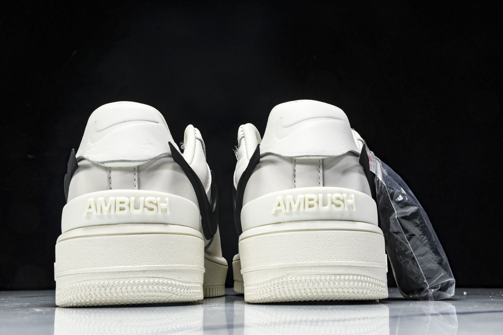 AMBUSH 尺码36-47.5

纯原版出品-AMBUSH x NK Air Force 1 Low 