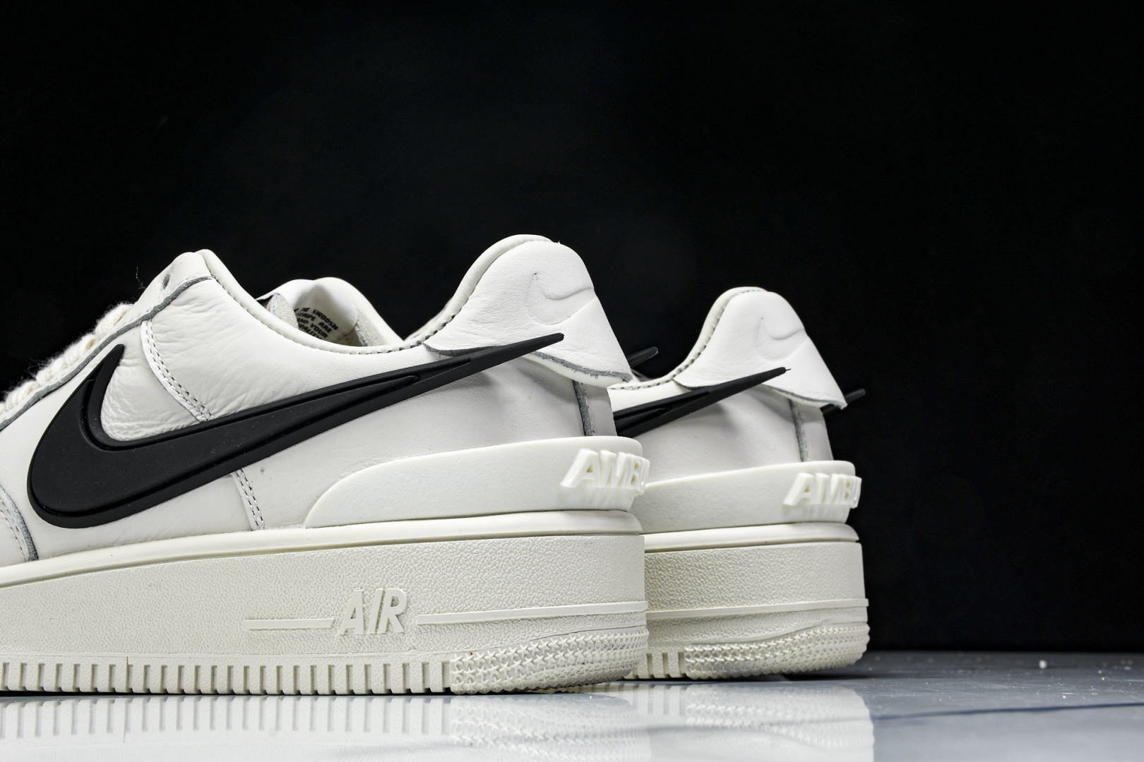 AMBUSH 尺码36-47.5

纯原版出品-AMBUSH x NK Air Force 1 Low 