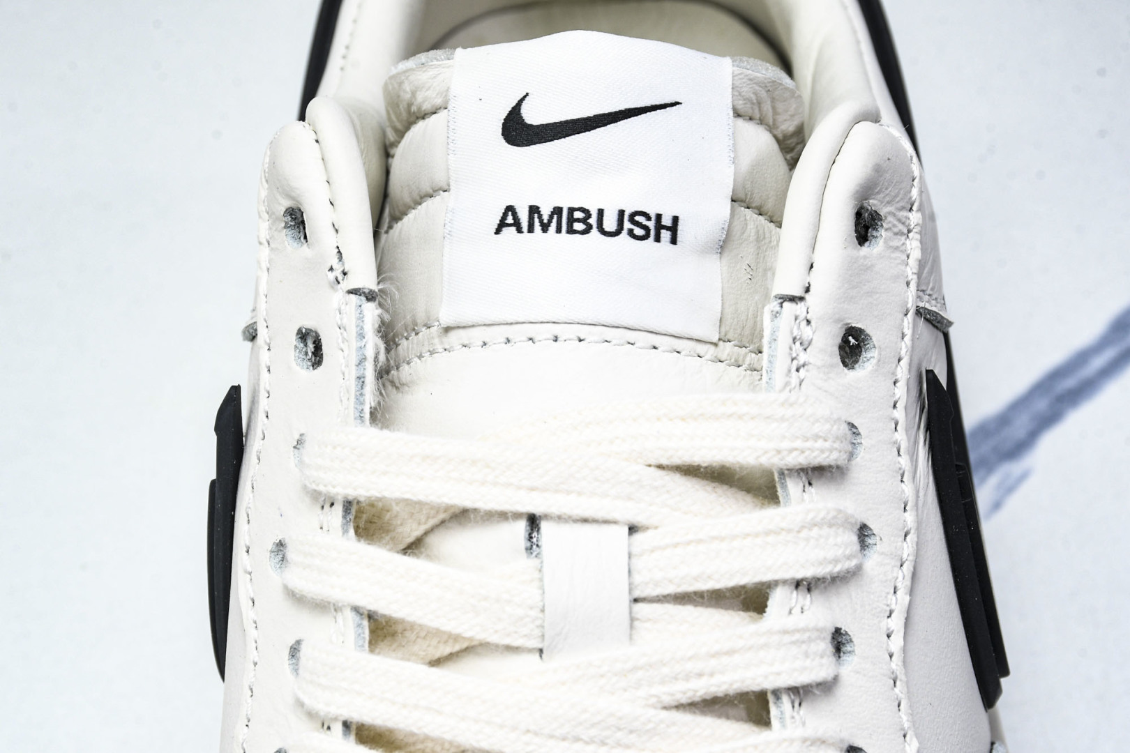 AMBUSH 尺码36-47.5

纯原版出品-AMBUSH x NK Air Force 1 Low 