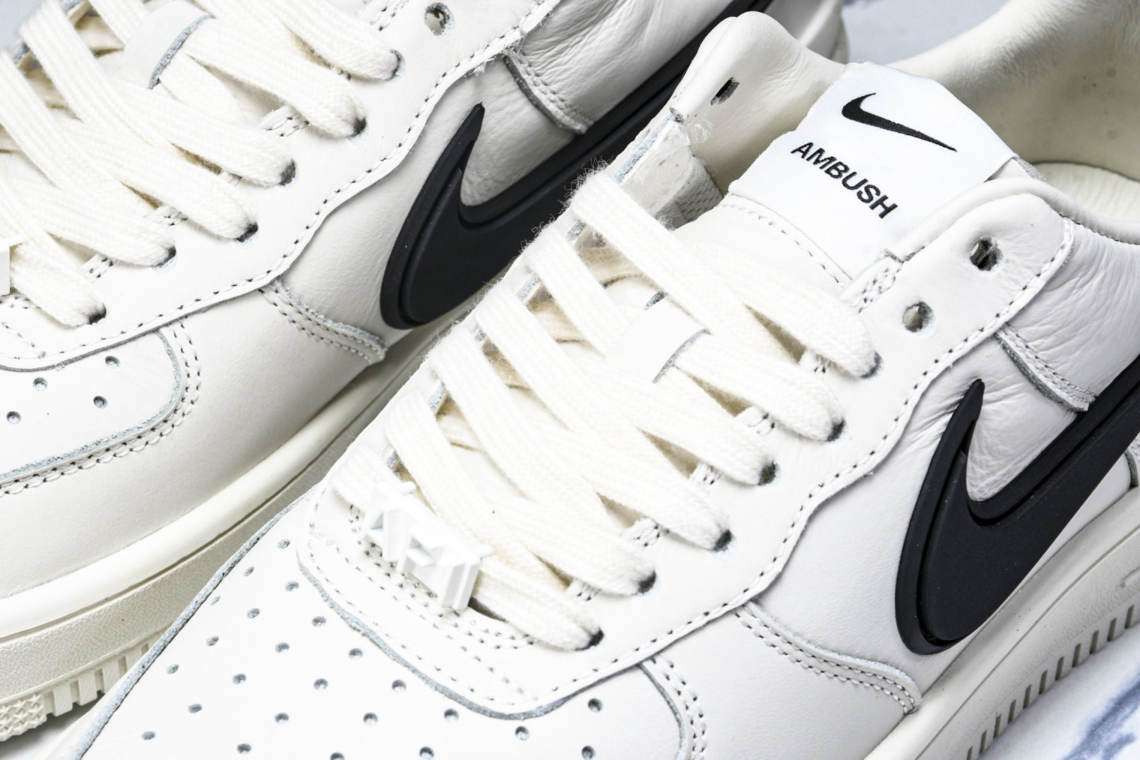 AMBUSH 尺码36-47.5

纯原版出品-AMBUSH x NK Air Force 1 Low 