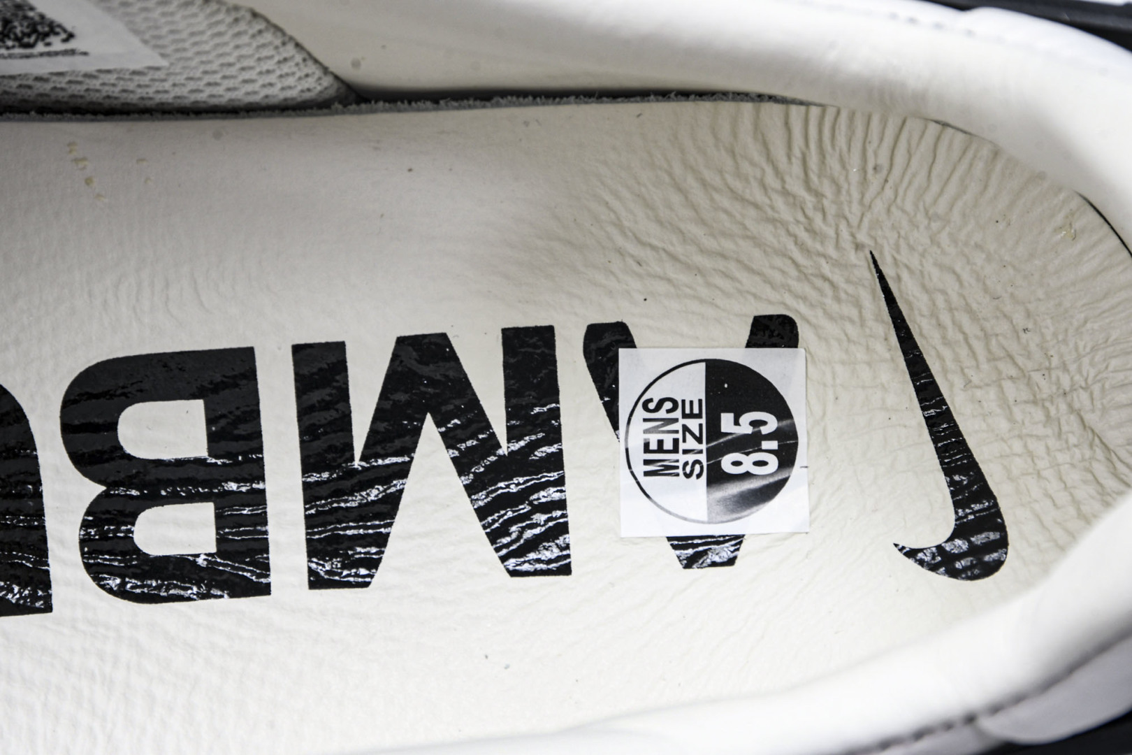 AMBUSH 尺码36-47.5

纯原版出品-AMBUSH x NK Air Force 1 Low 
