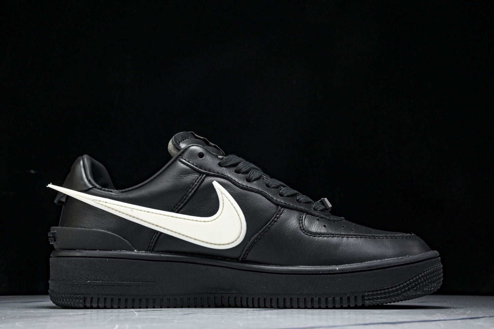 AMBUSH 尺码36-47.5

纯原版出品-AMBUSH x NK Air Force 1 Low 