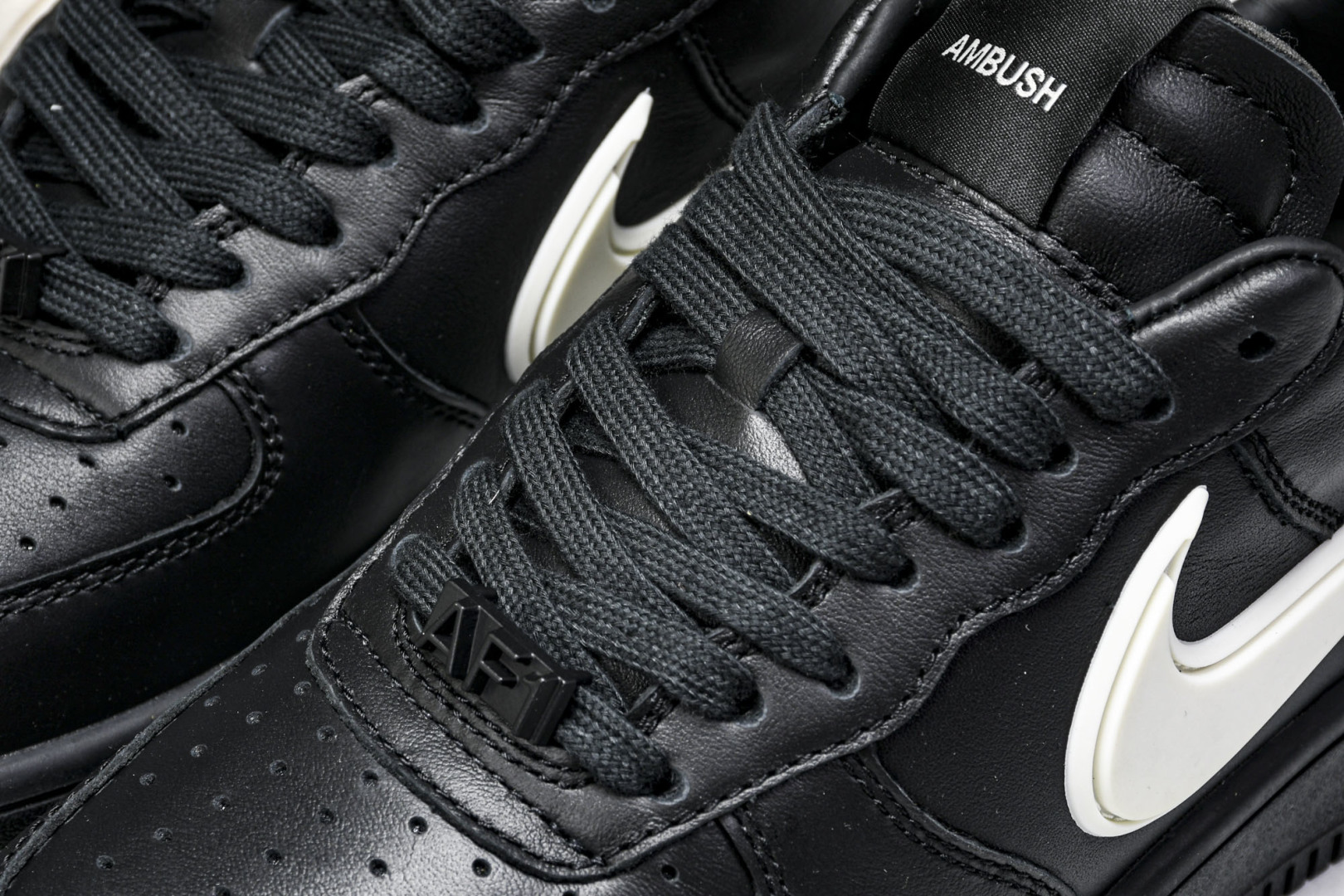AMBUSH 尺码36-47.5

纯原版出品-AMBUSH x NK Air Force 1 Low 