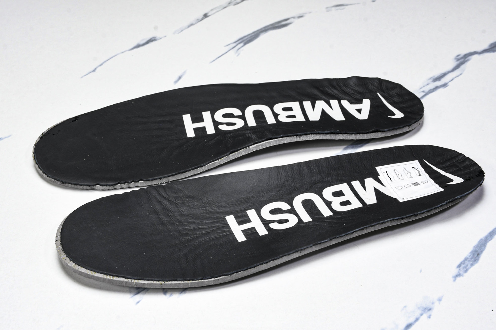 AMBUSH 尺码36-47.5

纯原版出品-AMBUSH x NK Air Force 1 Low 