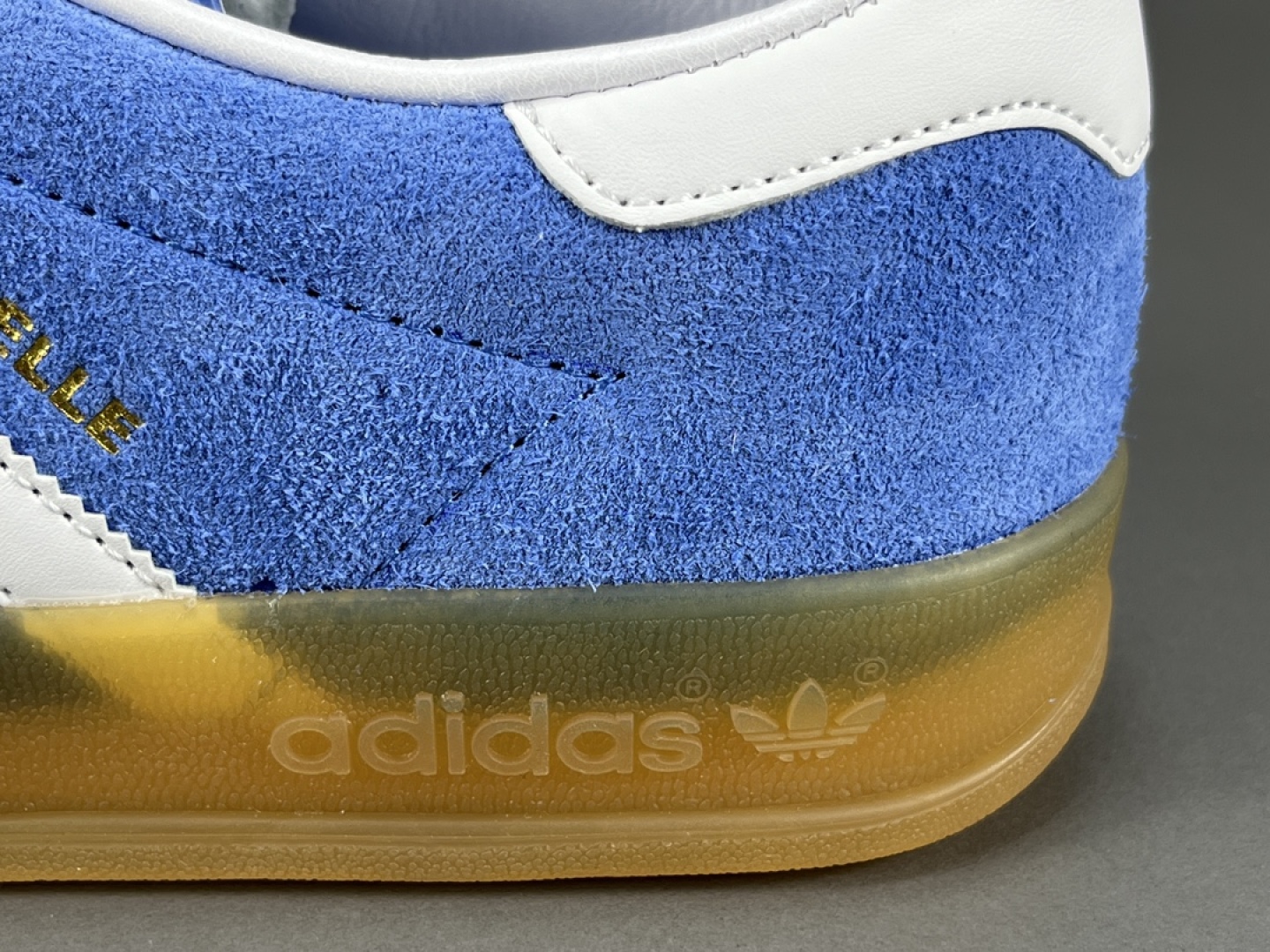Originals 尺码36-45

纯原版出品-Originals Gazelle indoor 白蓝