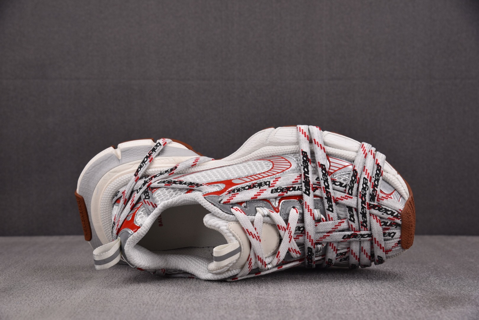巴黎3XL 尺码35-46

纯原出品-Balenciaga 3XL Extreme Laces Log