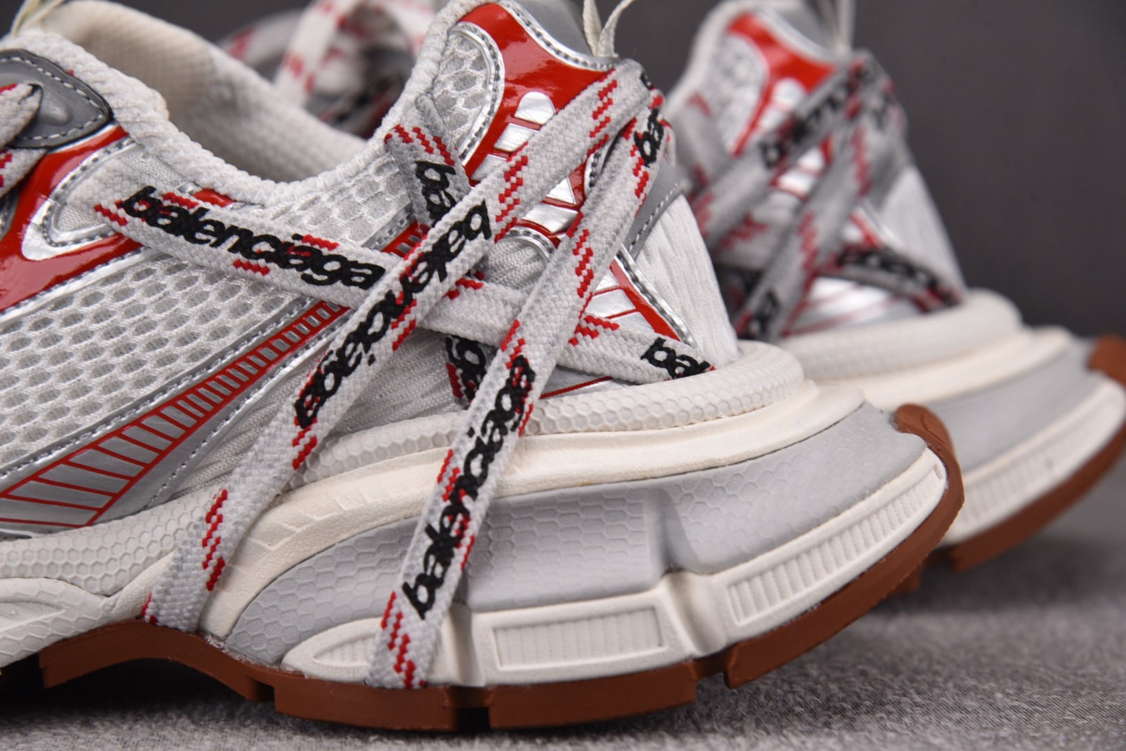 巴黎3XL 尺码35-46

纯原出品-Balenciaga 3XL Extreme Laces Log