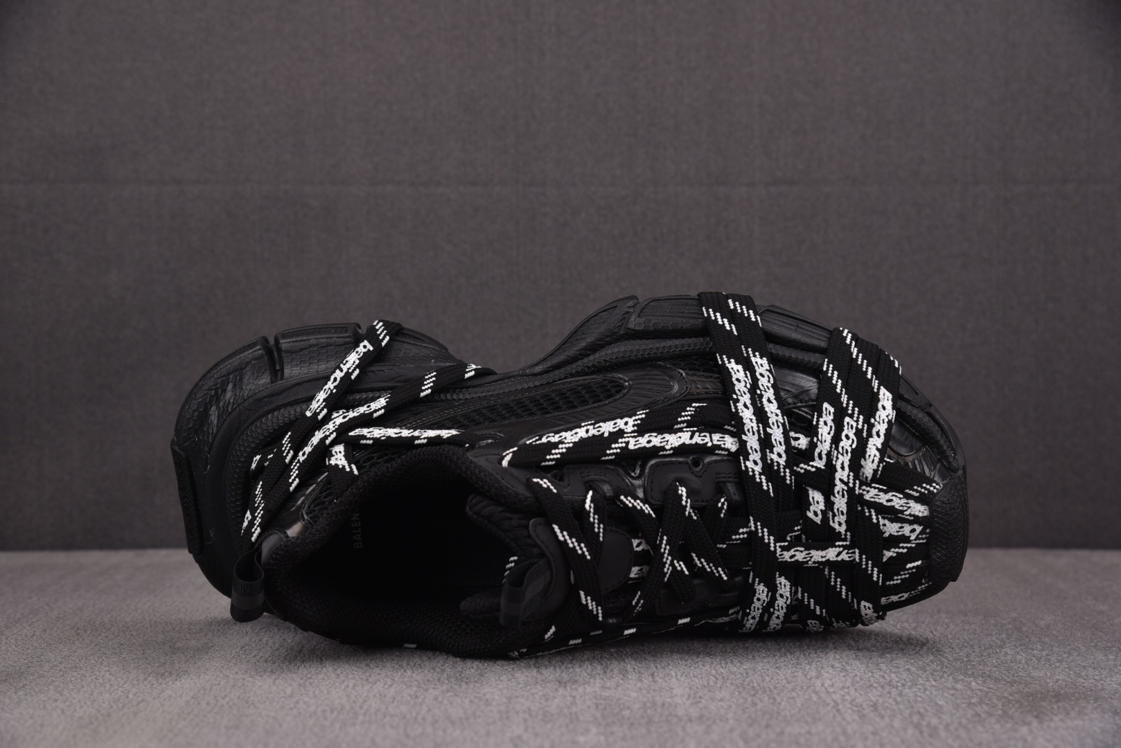 巴黎3XL 尺码35-46

纯原出品-Balenciaga 3XL Extreme Laces Log