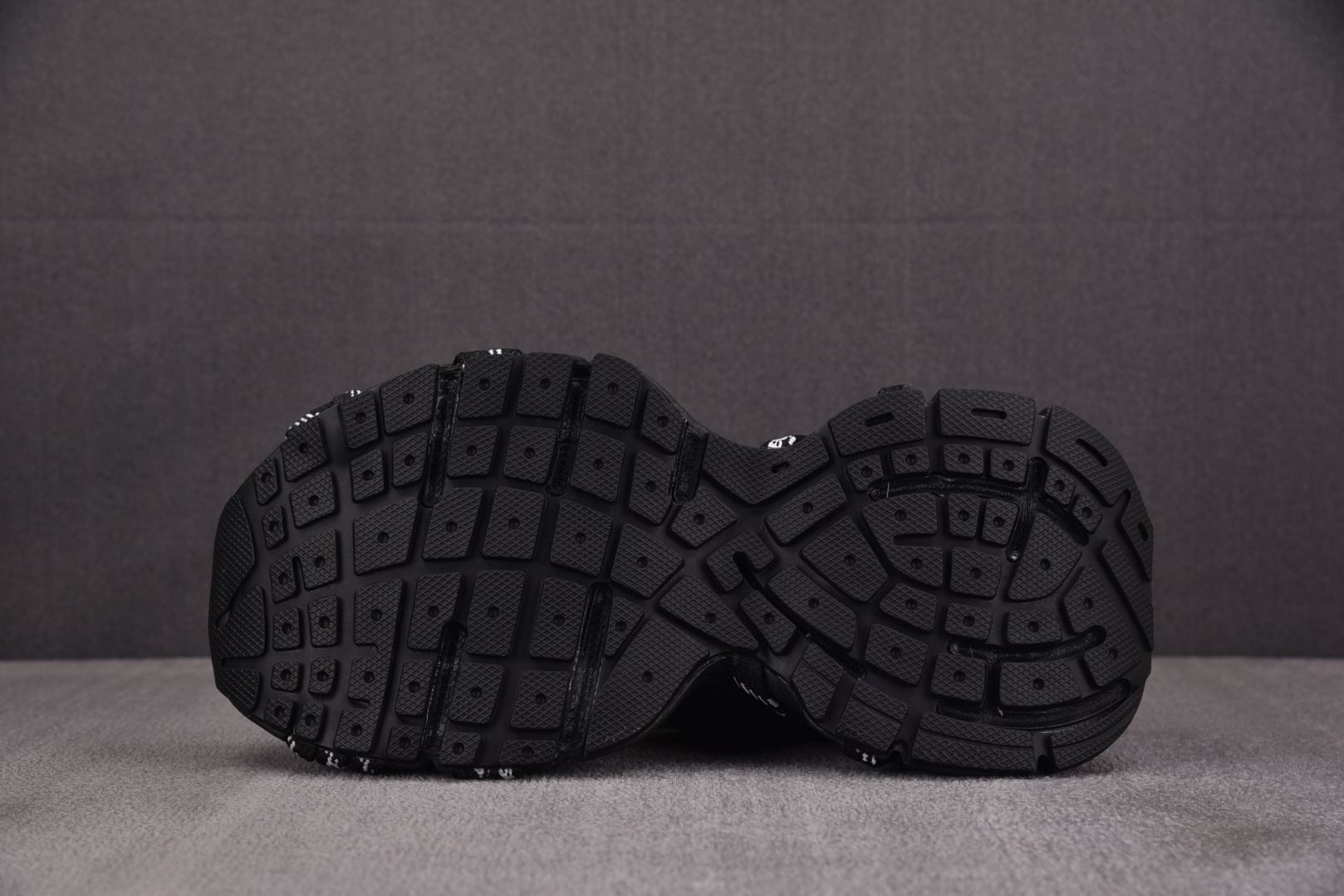 巴黎3XL 尺码35-46

纯原出品-Balenciaga 3XL Extreme Laces Log