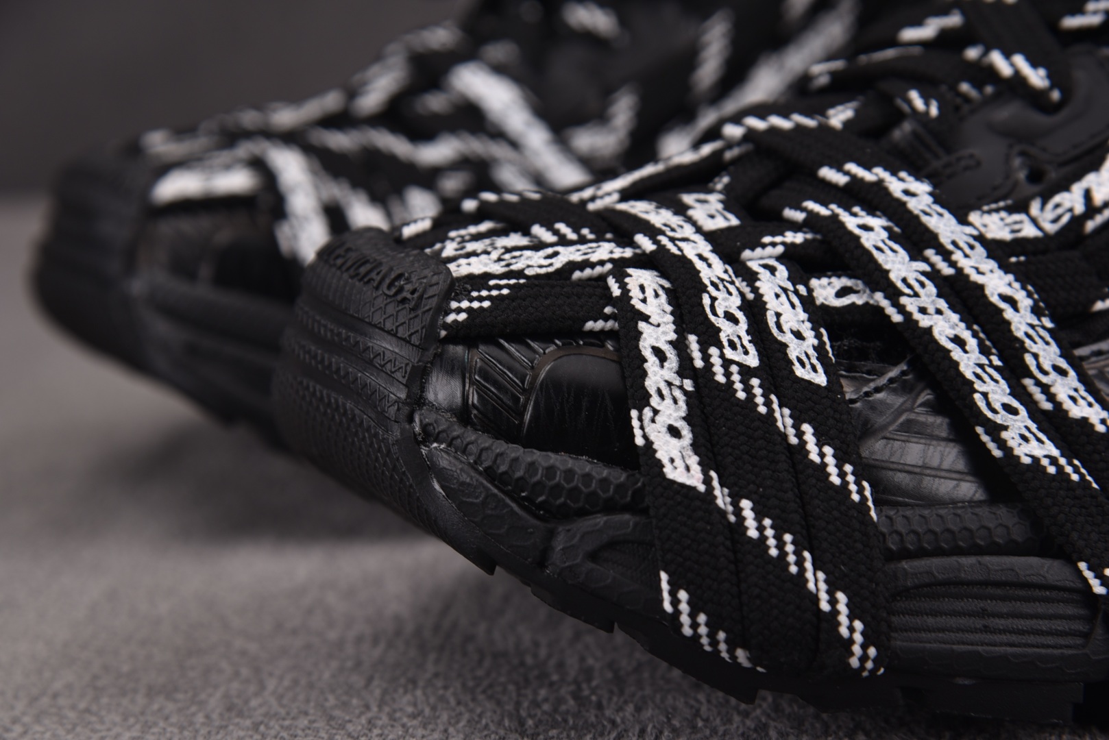 巴黎3XL 尺码35-46

纯原出品-Balenciaga 3XL Extreme Laces Log
