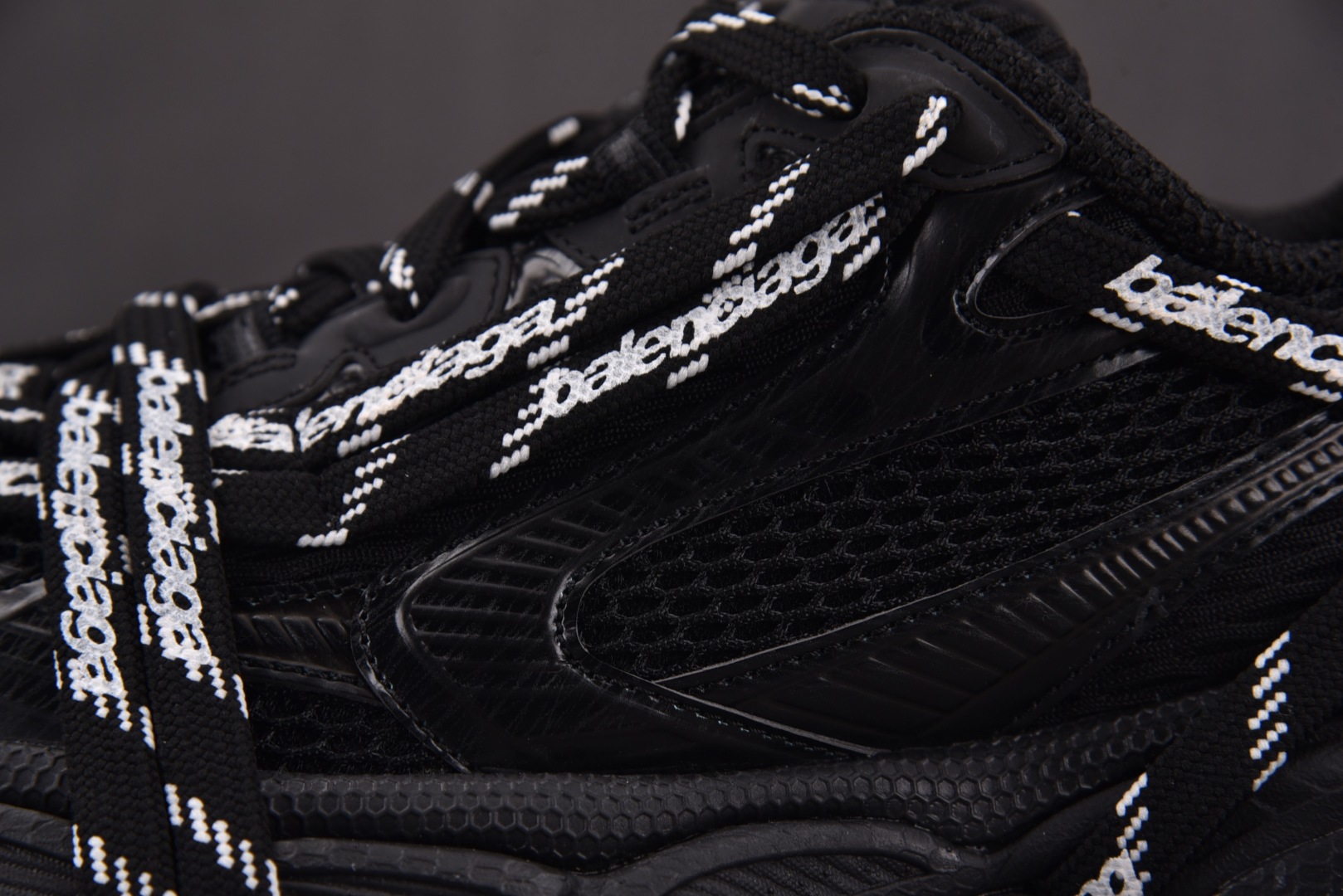 巴黎3XL 尺码35-46

纯原出品-Balenciaga 3XL Extreme Laces Log