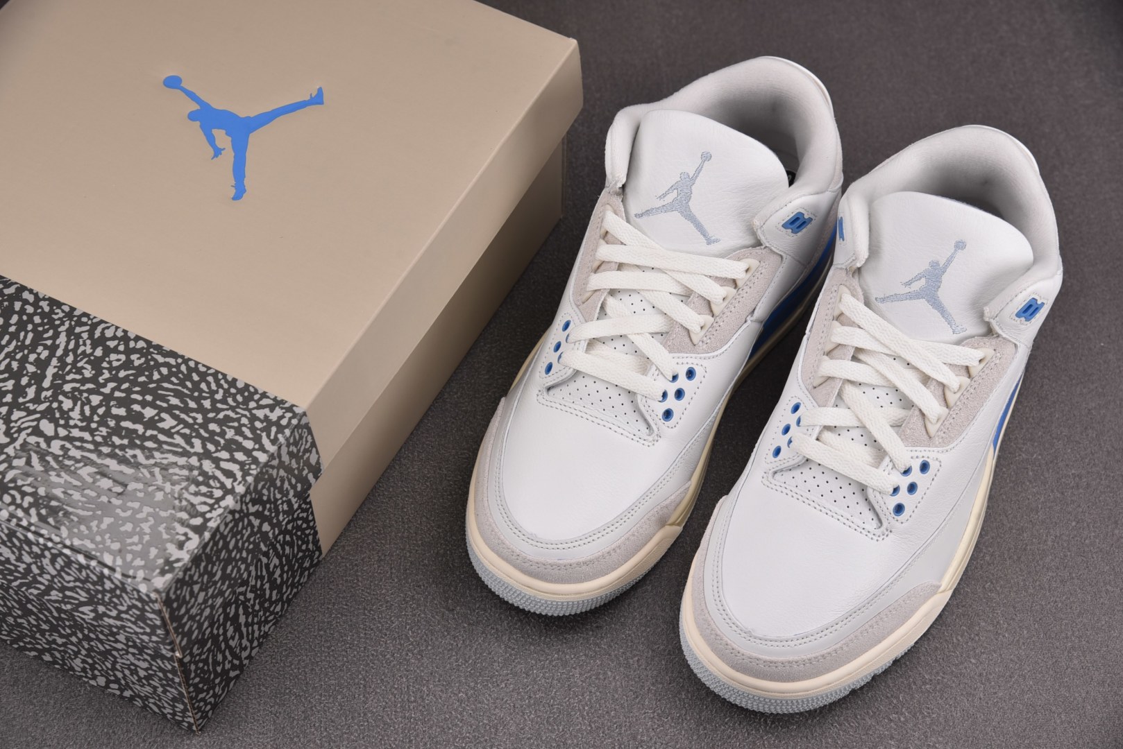 AJ3白蓝 尺码40-48.5

纯原出品-Air Jordan 3 Retro Lucky Short