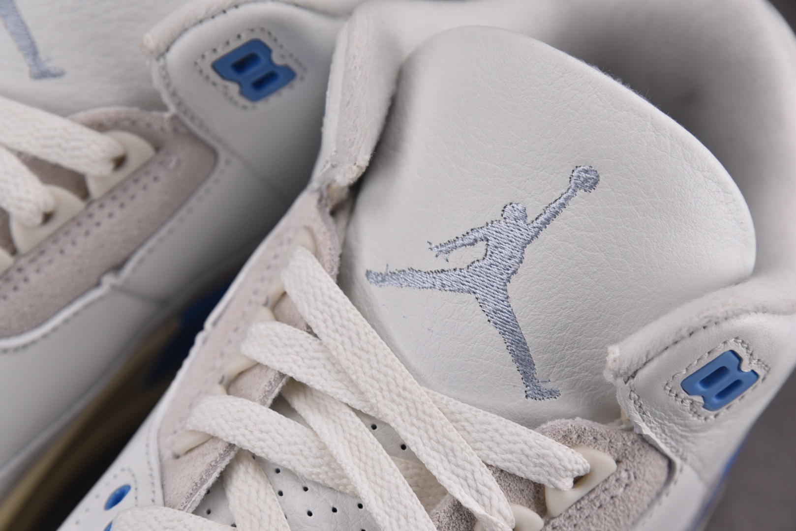 AJ3白蓝 尺码40-48.5

纯原出品-Air Jordan 3 Retro Lucky Short
