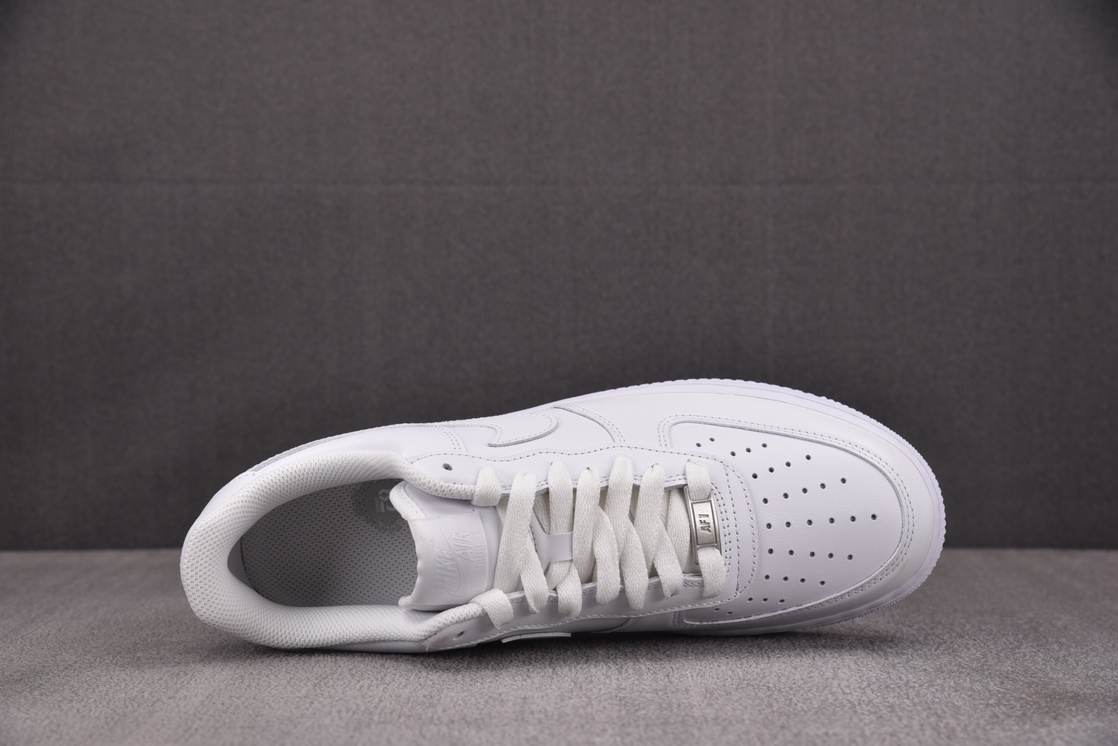 AF1 尺码36-46

纯原出品-Air Force 1 Low '07 White 白色 CW228