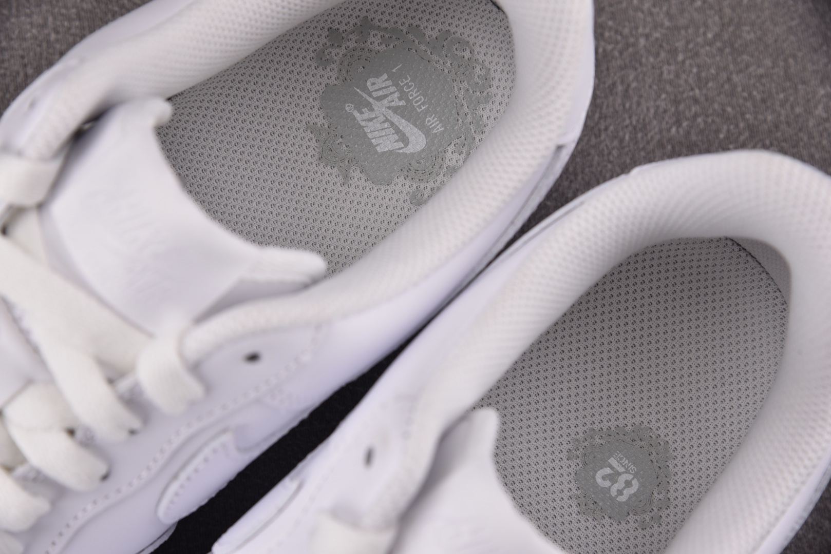 AF1 尺码36-46

纯原出品-Air Force 1 Low '07 White 白色 CW228
