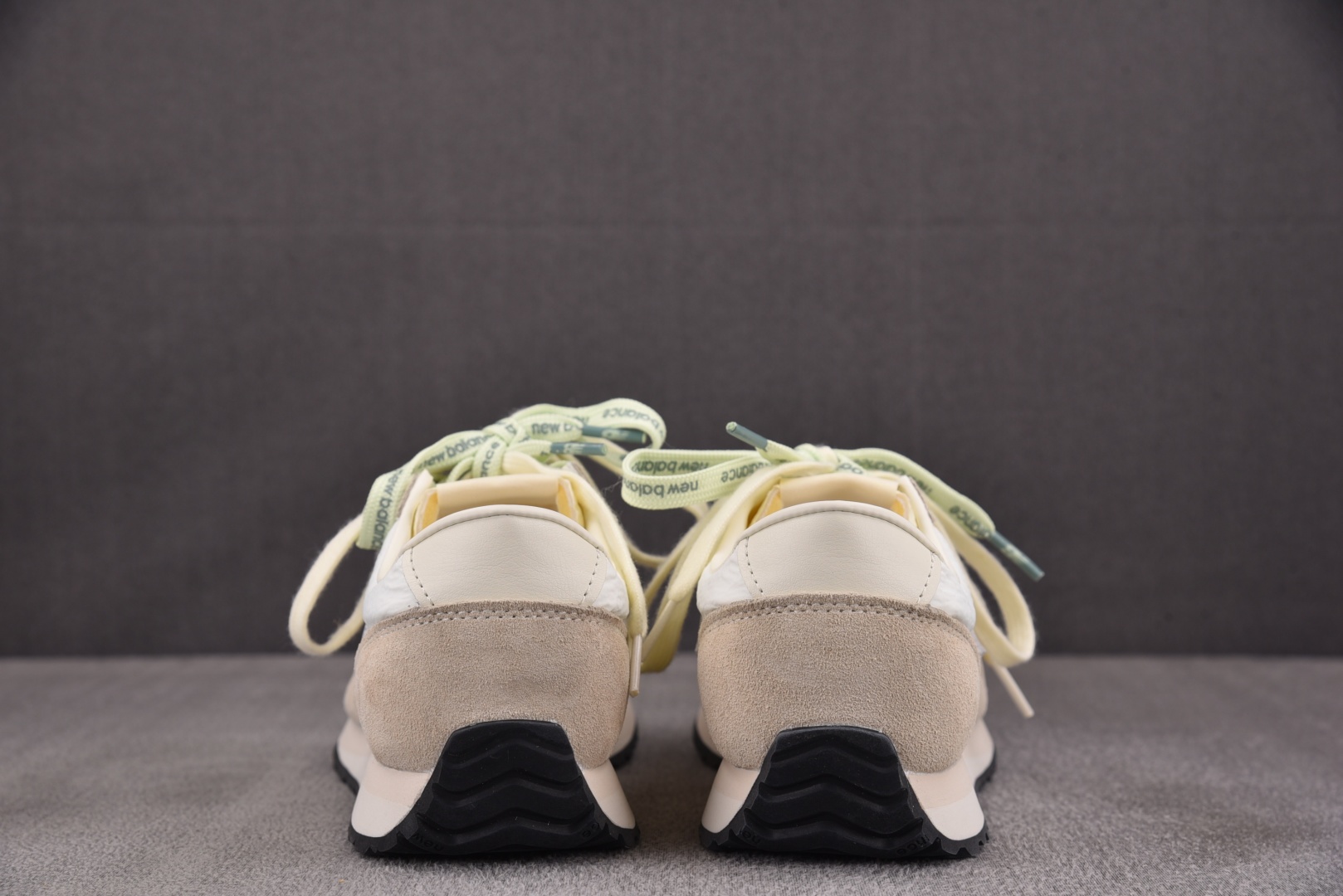 NB471 尺码36-47

纯原版出品-New Balance 471 White Gray 白灰 U