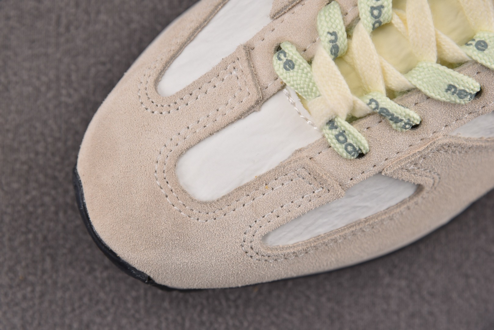NB471 尺码36-47

纯原版出品-New Balance 471 White Gray 白灰 U