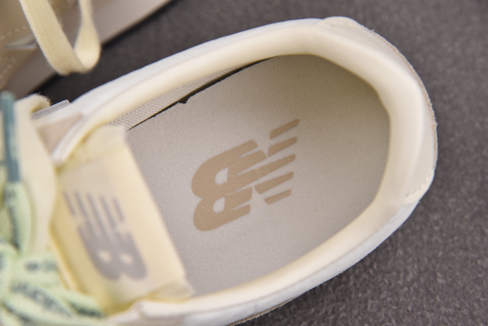 NB471 尺码36-47

纯原版出品-New Balance 471 White Gray 白灰 U