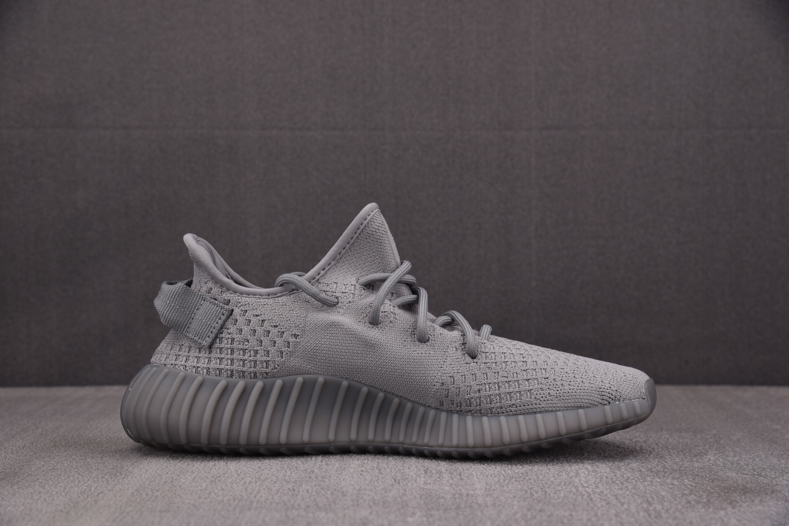 Yeezy 尺码36-48

纯原出品-Yeezy Boost 350 V2 Steel Grey 钢灰