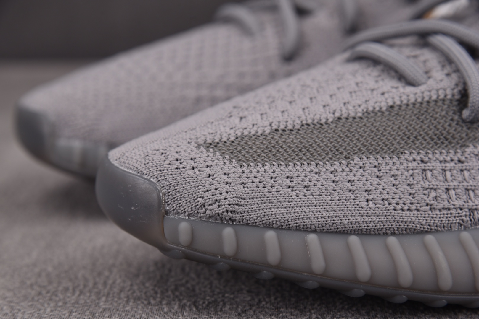 Yeezy 尺码36-48

纯原出品-Yeezy Boost 350 V2 Steel Grey 钢灰