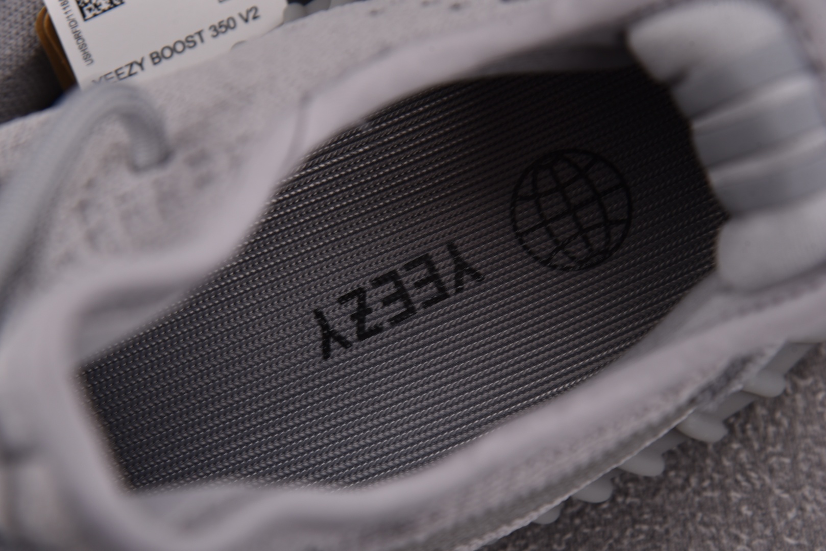 Yeezy 尺码36-48

纯原出品-Yeezy Boost 350 V2 Steel Grey 钢灰