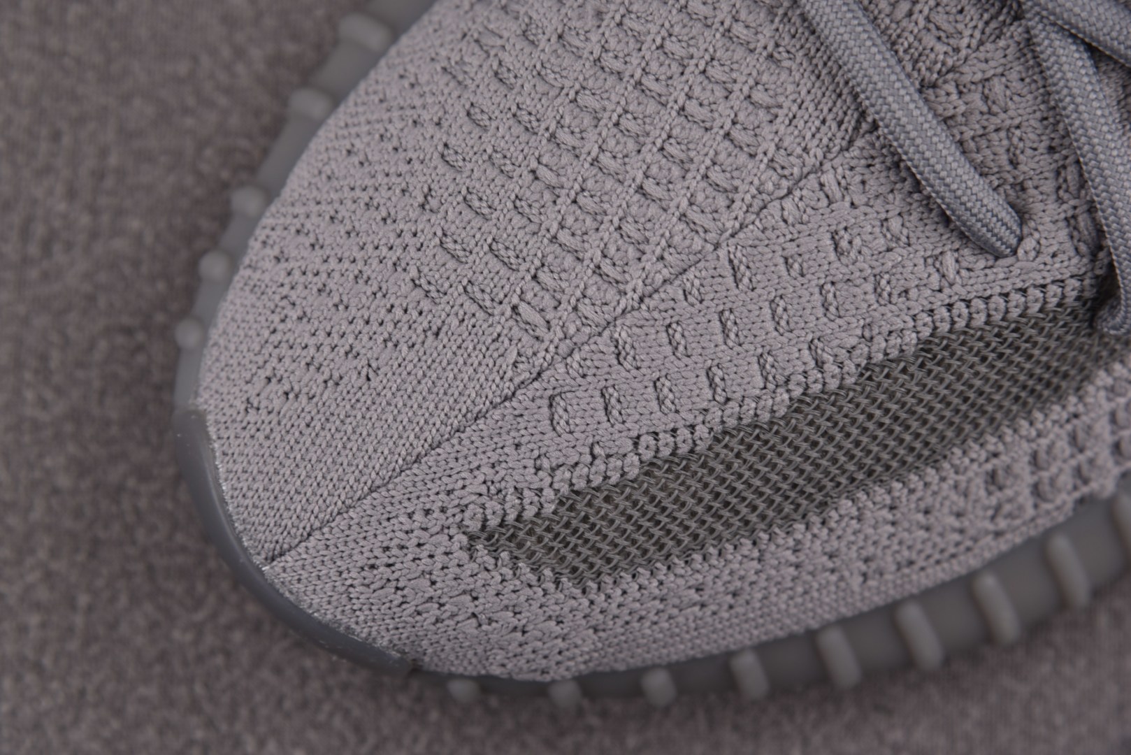 Yeezy 尺码36-48

纯原出品-Yeezy Boost 350 V2 Steel Grey 钢灰