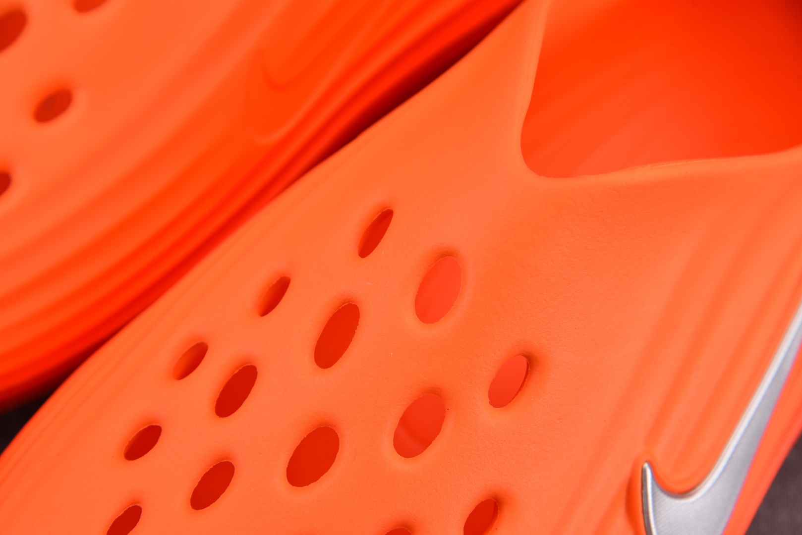 洞洞鞋 尺码36-49.5

纯原出品-ReactX Rejuven8 Safety Orange 橙色