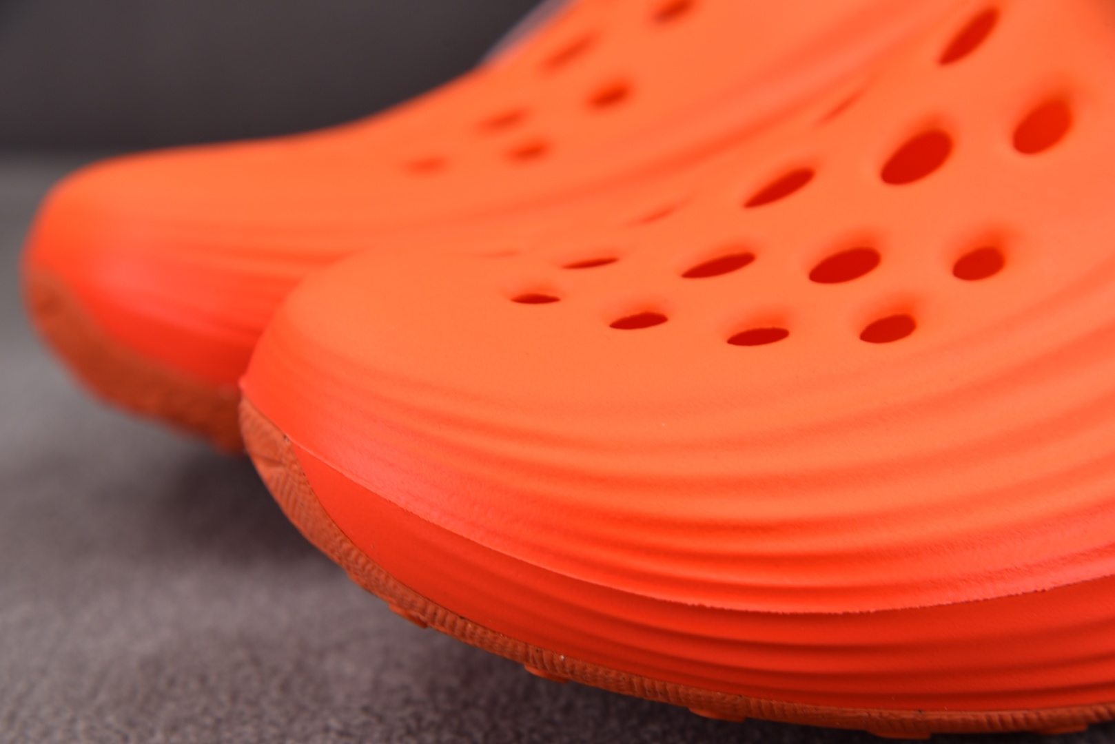 洞洞鞋 尺码36-49.5

纯原出品-ReactX Rejuven8 Safety Orange 橙色
