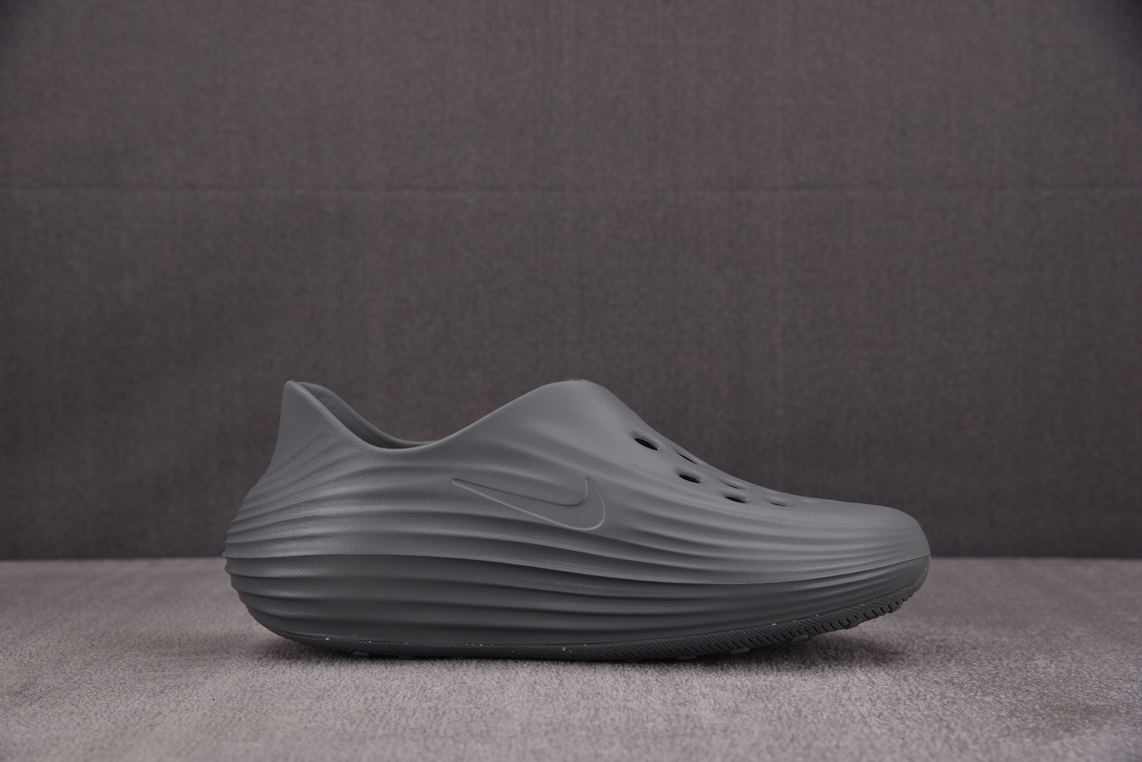 洞洞鞋 尺码36-49.5

纯原出品-ReactX Rejuven8 Smoke Grey 烟灰 HV