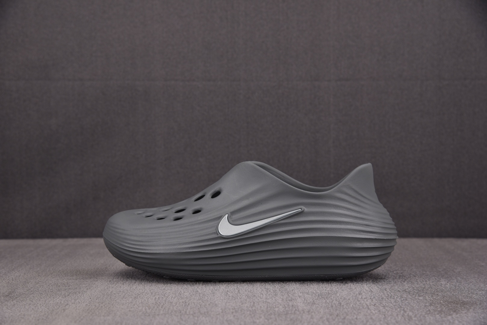洞洞鞋 尺码36-49.5

纯原出品-ReactX Rejuven8 Smoke Grey 烟灰 HV