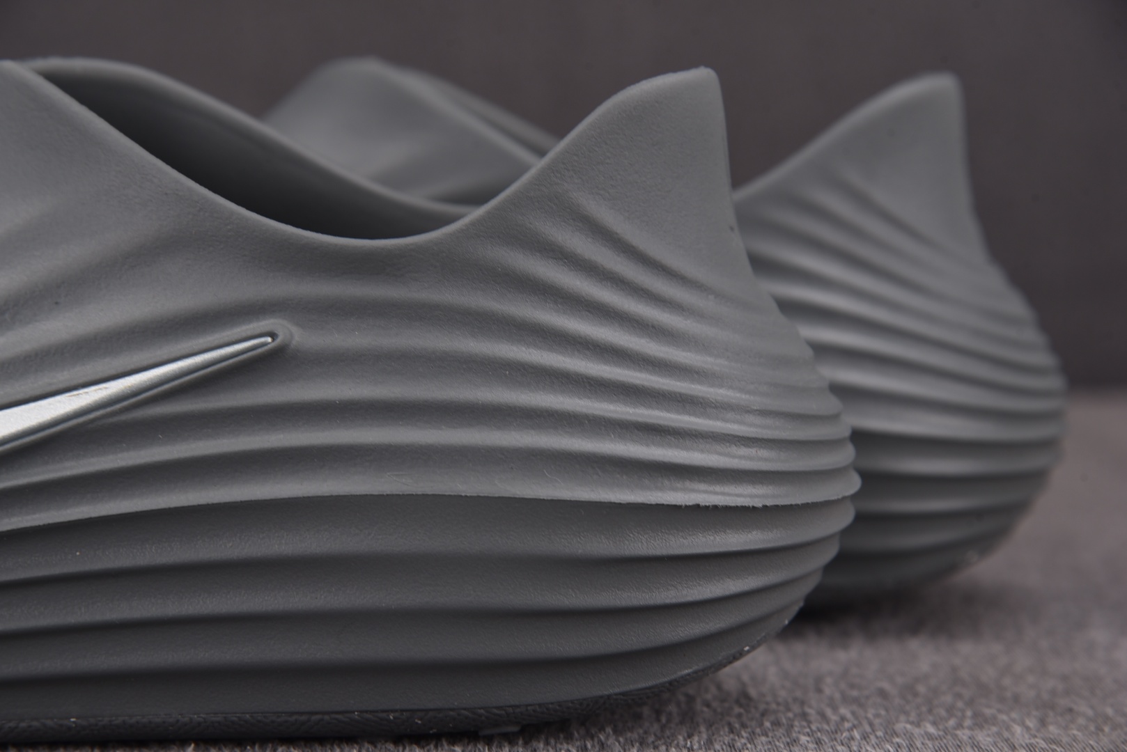 洞洞鞋 尺码36-49.5

纯原出品-ReactX Rejuven8 Smoke Grey 烟灰 HV