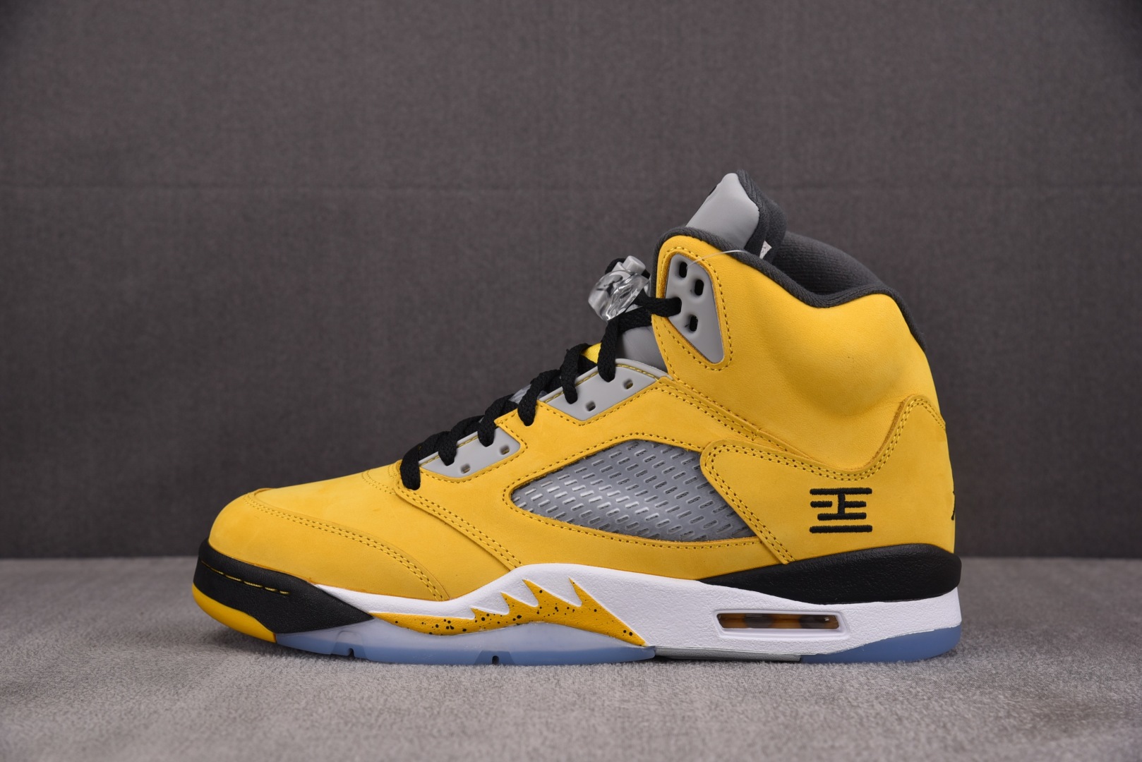 AJ5 尺码40-47.5

纯原出品-Air Jordan 5 Retro Tokyo T23 (20