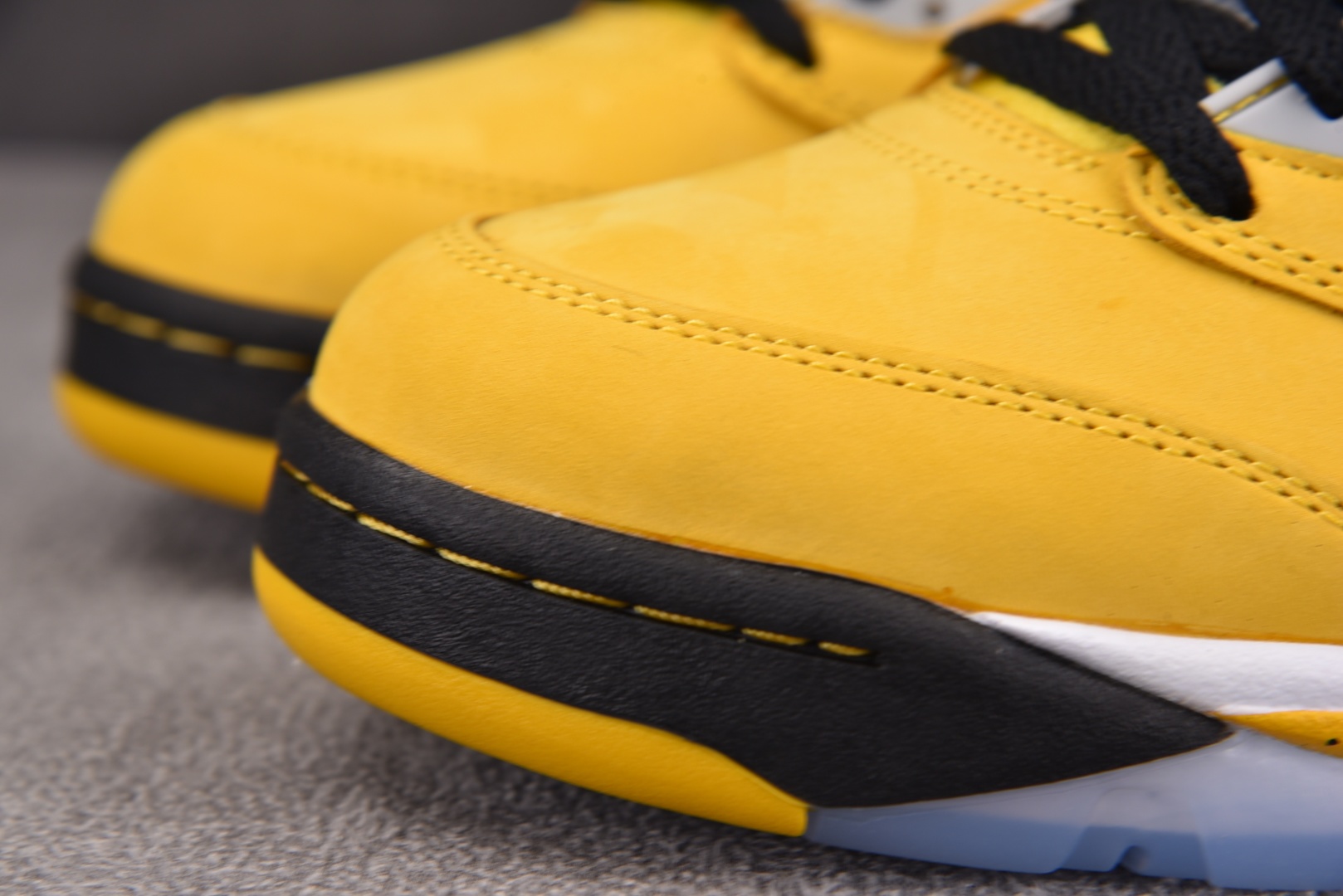 AJ5 尺码40-47.5

纯原出品-Air Jordan 5 Retro Tokyo T23 (20