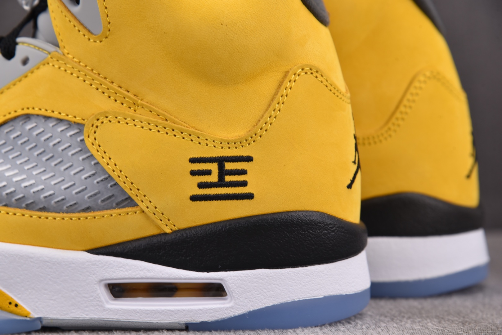 AJ5 尺码40-47.5

纯原出品-Air Jordan 5 Retro Tokyo T23 (20